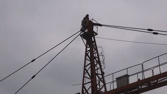 塔吊上的生死一線(xiàn) 消防官兵緊急營(yíng)救輕生女子